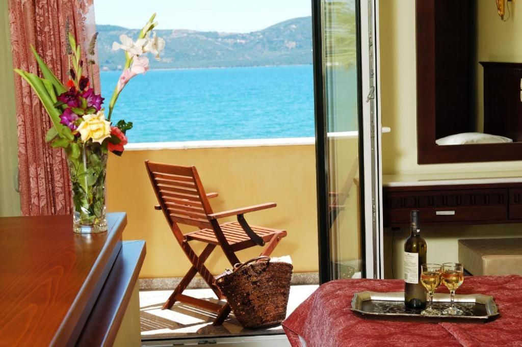 Ariadnes Holiday Accommodation Apidias Lakos Buitenkant foto