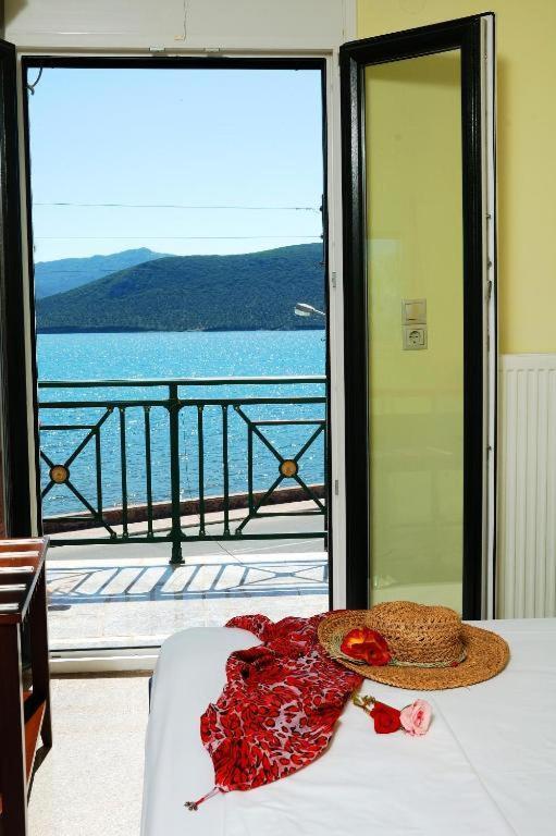 Ariadnes Holiday Accommodation Apidias Lakos Buitenkant foto