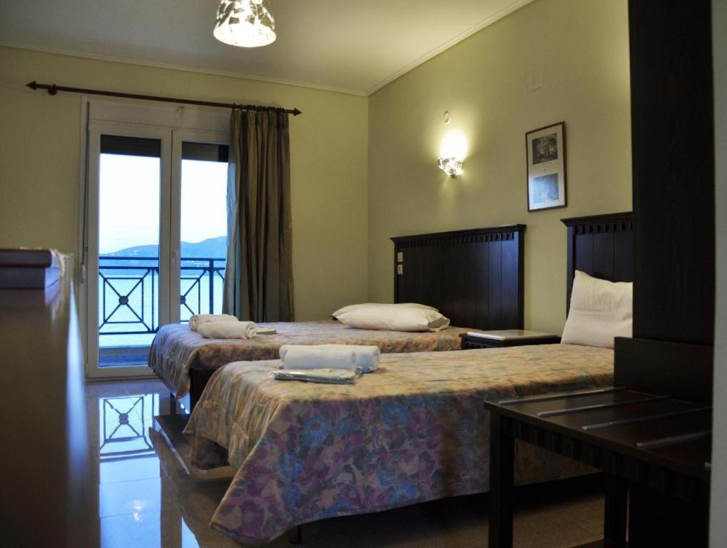 Ariadnes Holiday Accommodation Apidias Lakos Buitenkant foto