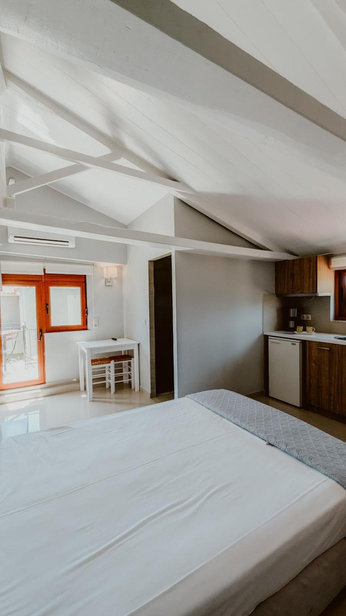 Ariadnes Holiday Accommodation Apidias Lakos Buitenkant foto